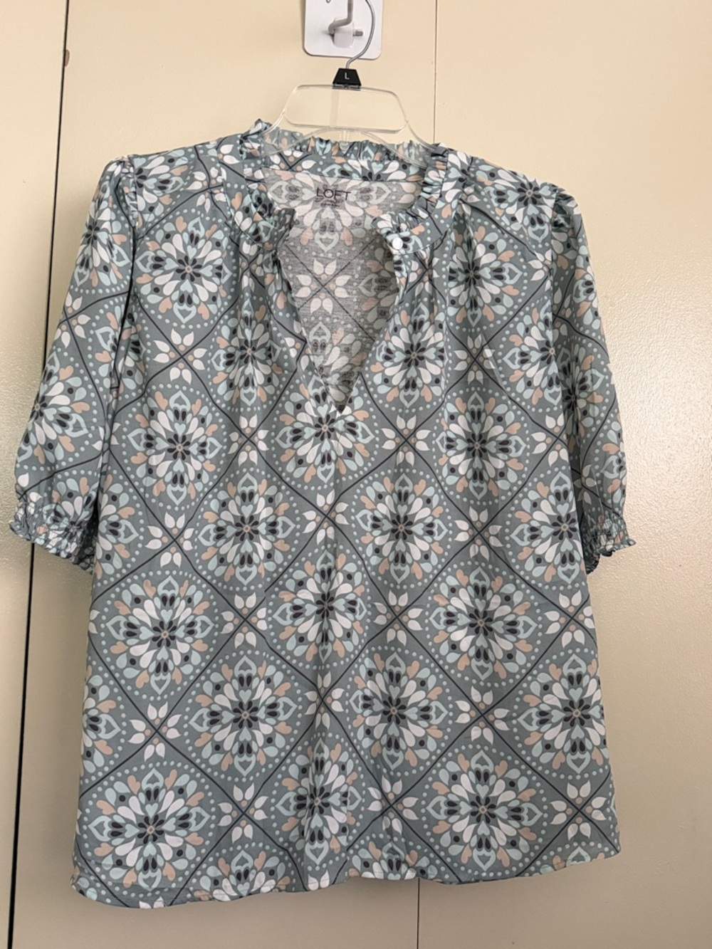 Loft Womens Blue Floral Mosaic V-Neck Blouse - L